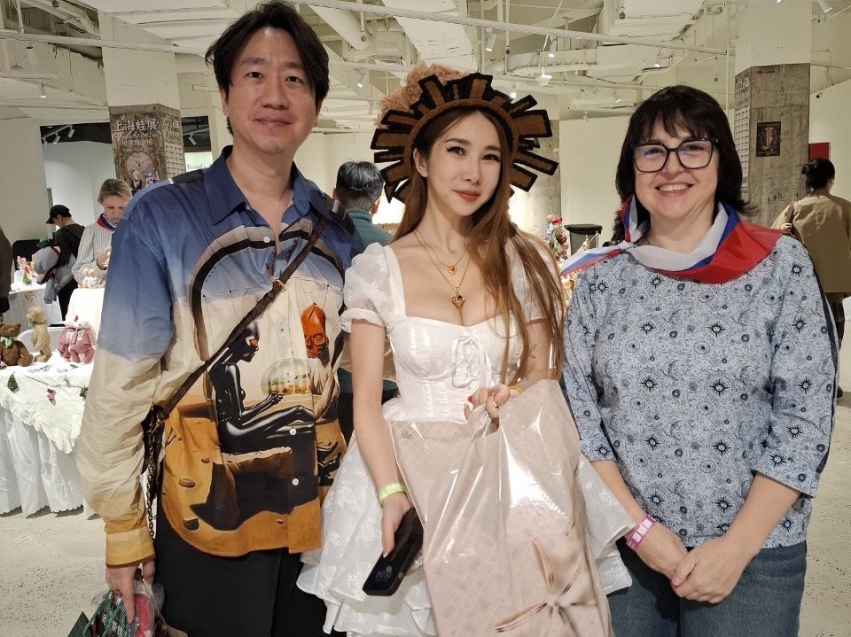 Из Забайкалья – в Шанхай на «Бал кукол»: читинка Наталья Семенова покорила Китай своим творчеством